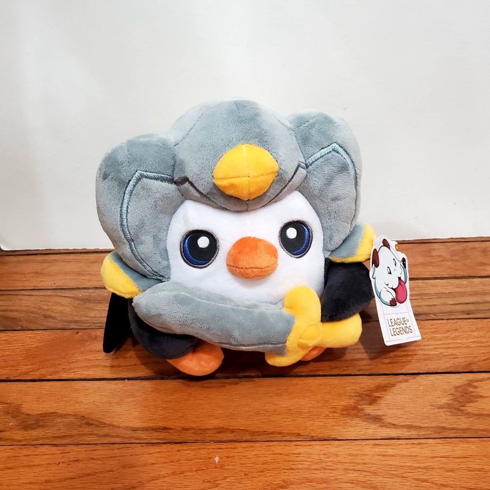 Feathernight plushie from teamfight tactics